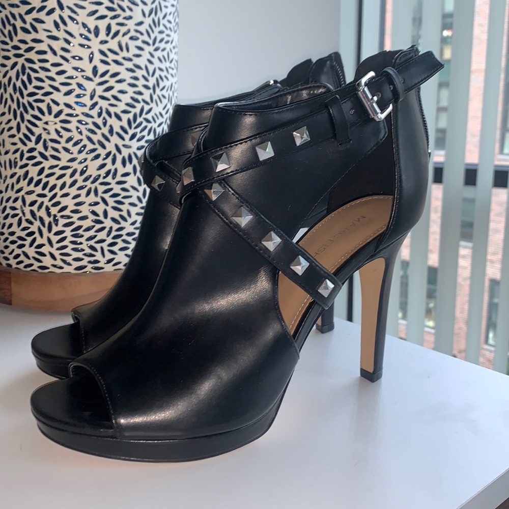 Rock n Roll Baby! Peep-toe Booties ⚡️🖤